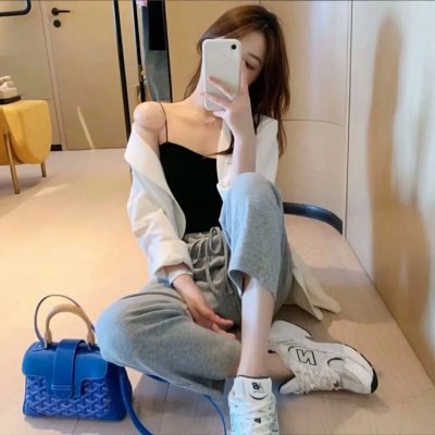 女警出更